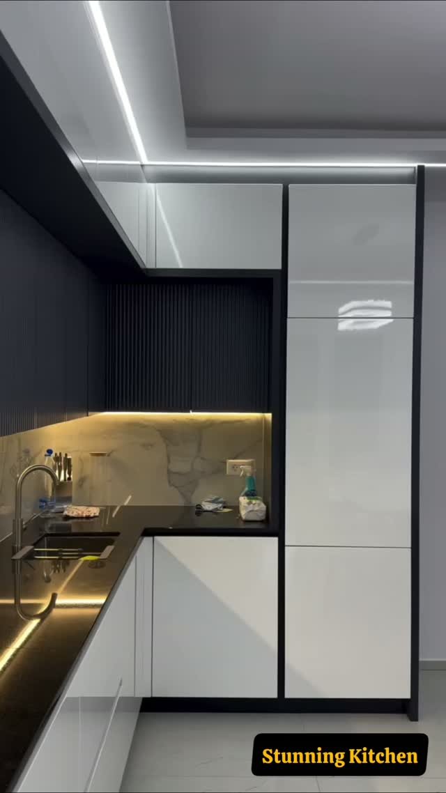 A kitchen that’s as stunning as it is functional! ✨🍽️

From elegant finishes and modern cabinetry to smart storage and thoughtful detailing, every element comes together to create a kitchen worth falling in love with. 🤍

Your dream kitchen starts with the right design. 🏡

🌐 www.housetrend.in

#ModularKitchen #KitchenDesign #LuxuryInteriors #ModernKitchen #HouseTrend
